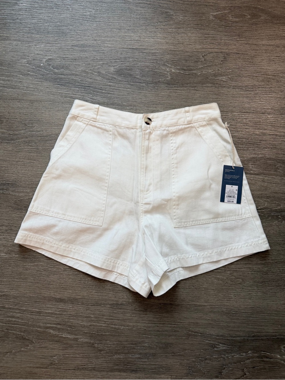 Universal Thread Women’s White High-Rise Utility Shorts Size 4 NWT